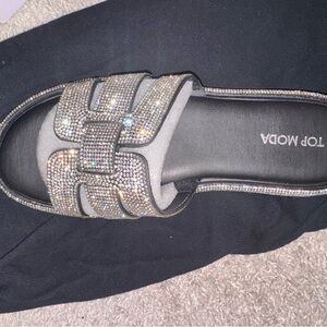 TOP Moda Glittering Silver Slide Sandals